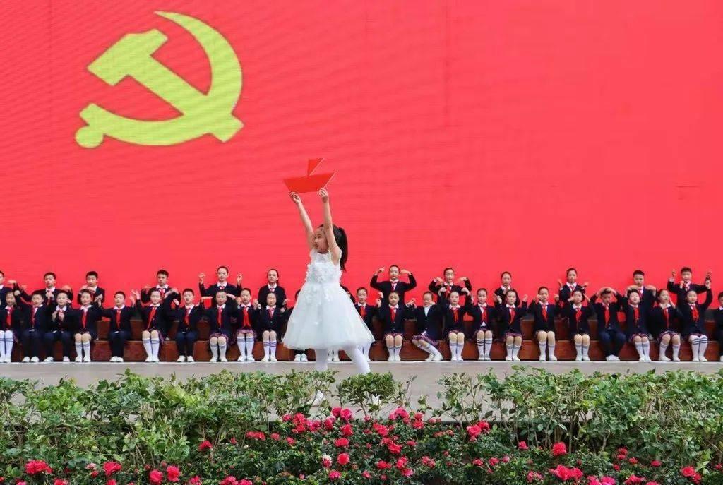 华为儿童手表5系列，纯净守护，大幅提升保护力